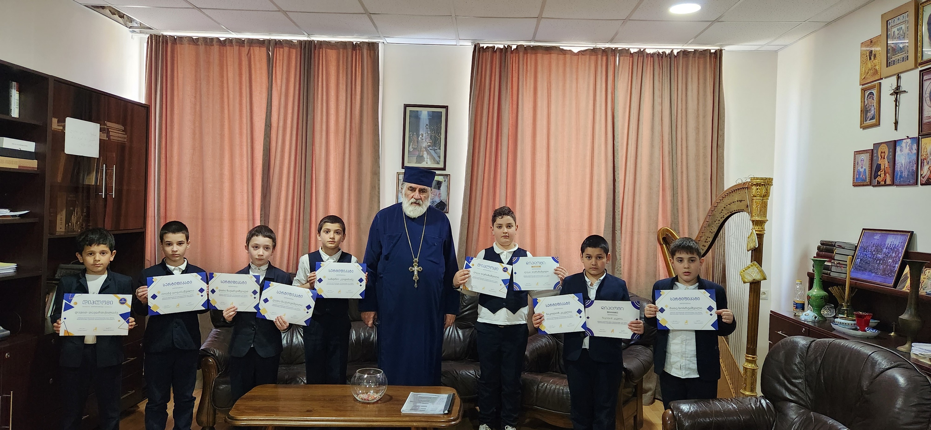 კინგსის ოლიმპიადაში გამარჯვებულების დაჯილდოება.....