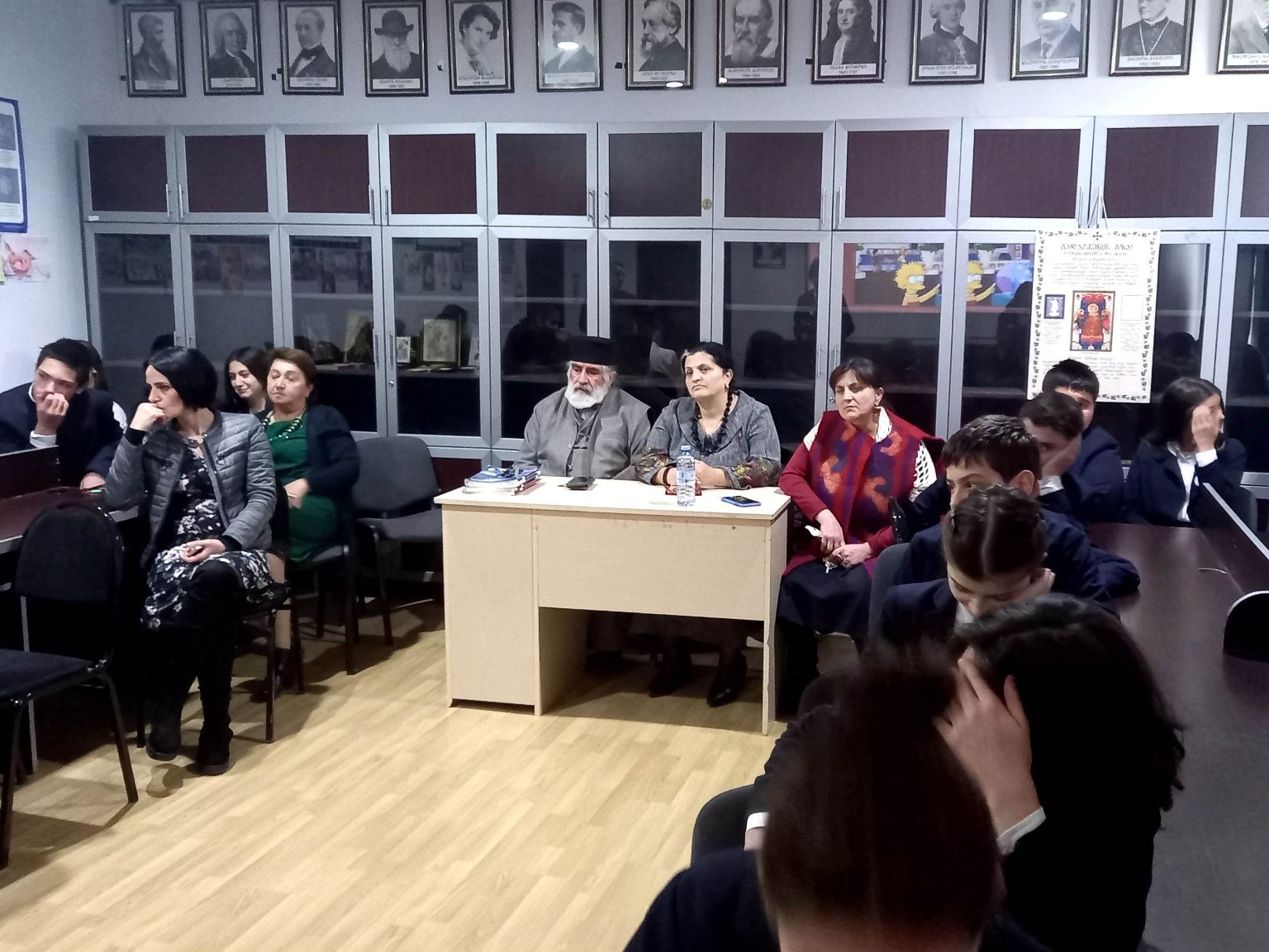 შემეცნებით გაკვეთილის პრეზენტაცია - "ფიზიკა და მისი როლი სამედიცინო მეცნიერებაში".