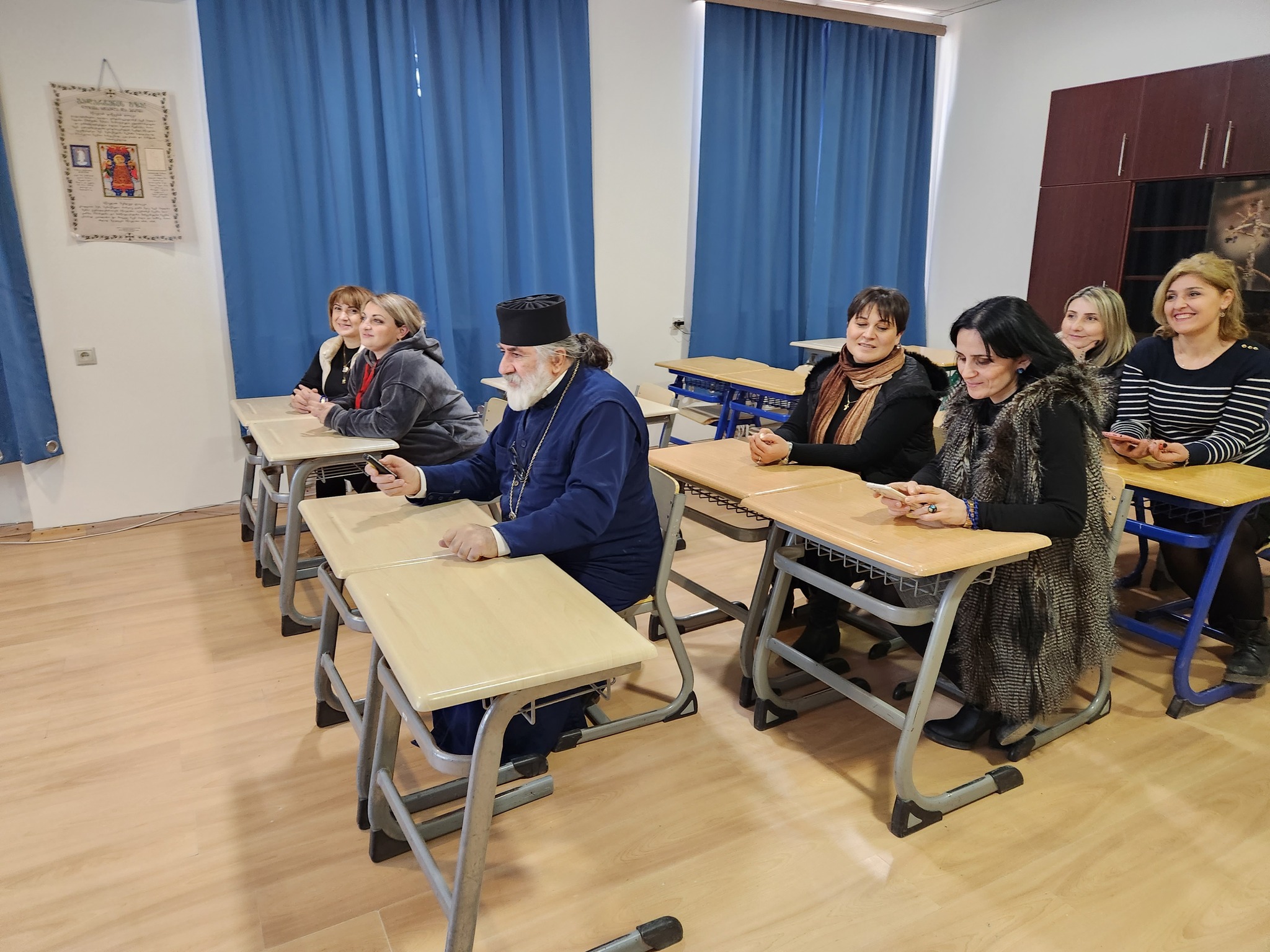 გიმნაზიის საკლუბო მუშაობის ახლადგახსნილ კაბინეტში გაიმართა ქართული და ინგლისური ენისა და ლიტერატურის მასწავლებელთა ტრენინგი "ციფრული ტექნოლოგიების გამოყენებისა და მართვის შესახებ".....