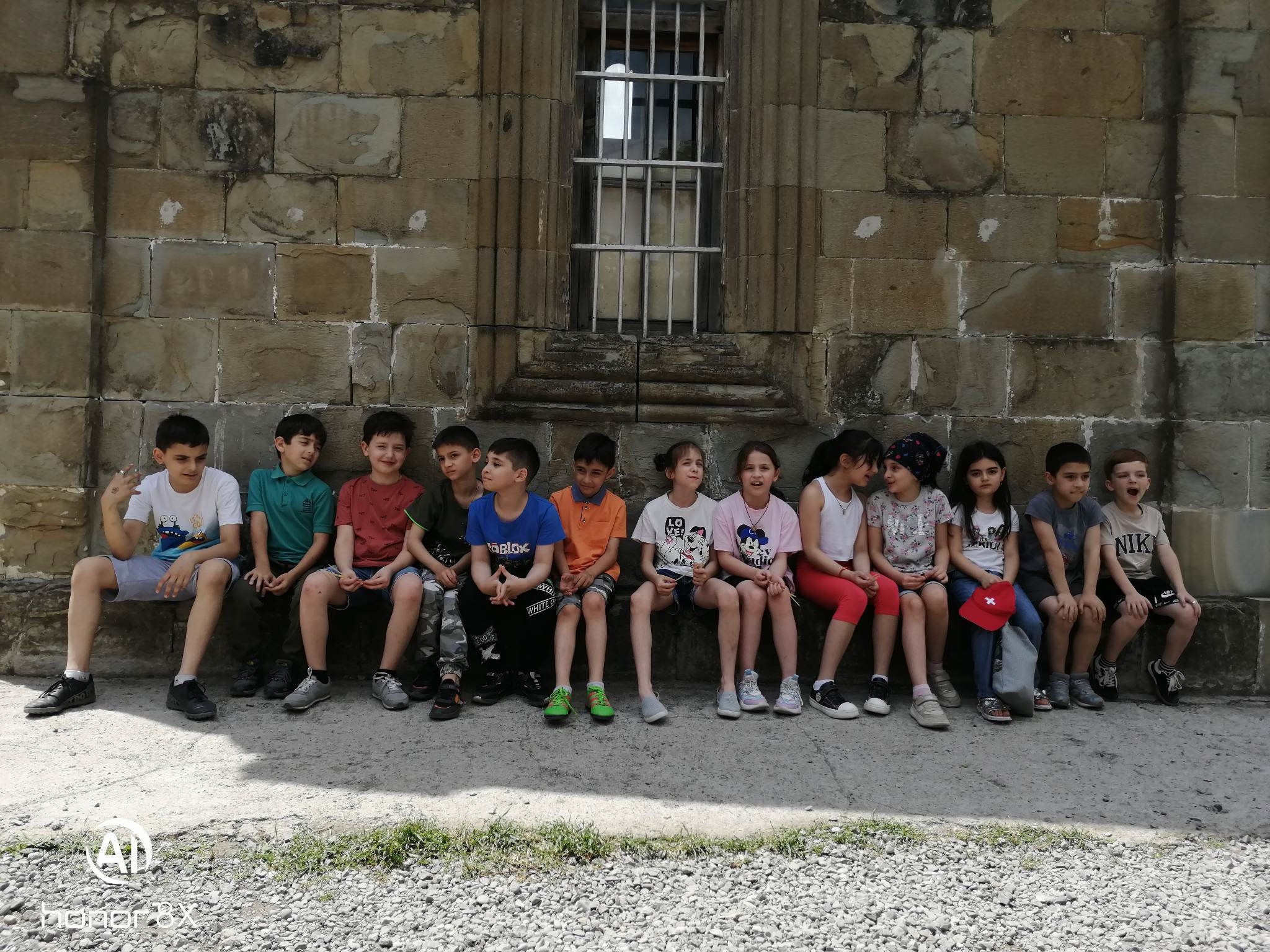 გიმნაზიის მე - 2 ბ კლასის მოსწავლეებმა მარტყოფის ღვთაების მონასტერი მოილოცეს