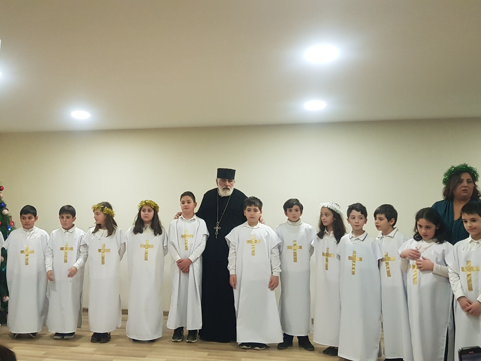 წმიდა თამარ მეფის სახელობის გიმნაზიის წმიდა მირიან და ნანას სახელობის - 3 ა კლასის მოსწავლეებმა (ხელმძღვანელი თინათინ ბლიაძე) ხელოვნების სკოლა-პანსიონის ახალ საკონცერტო დარბაზში საშობაო-საახალწლო ღონისძიება გამართეს....