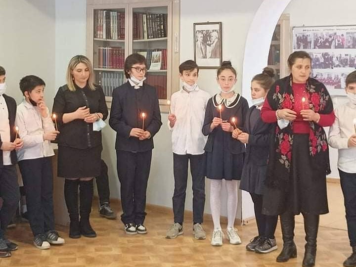  ,, მოდგა აპრილი და ტიტებზე გაიარა..." - 6-ბ კლასის მოსწავლეები