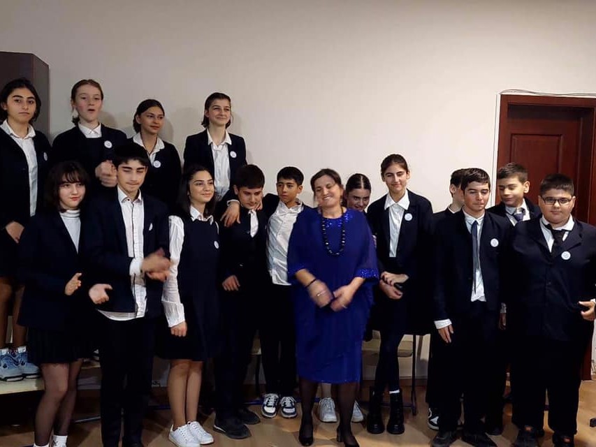 ულამაზესი პოეზიის საღამო თამარ მეფის სახელობის გიმნაზიის "ლიტერატურულ კლუბში"